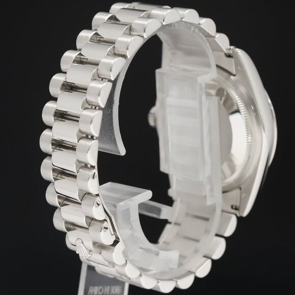 MINT! Men's Rolex Platinum President Blue Dial Watch - Picture 5 of 7